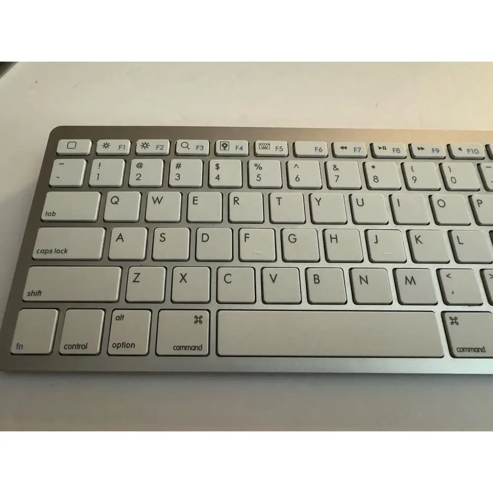 Bluetooth 3.0 Wireless Keyboard for iPad 2 IPhone 4.0 OS Smartphone PC Android